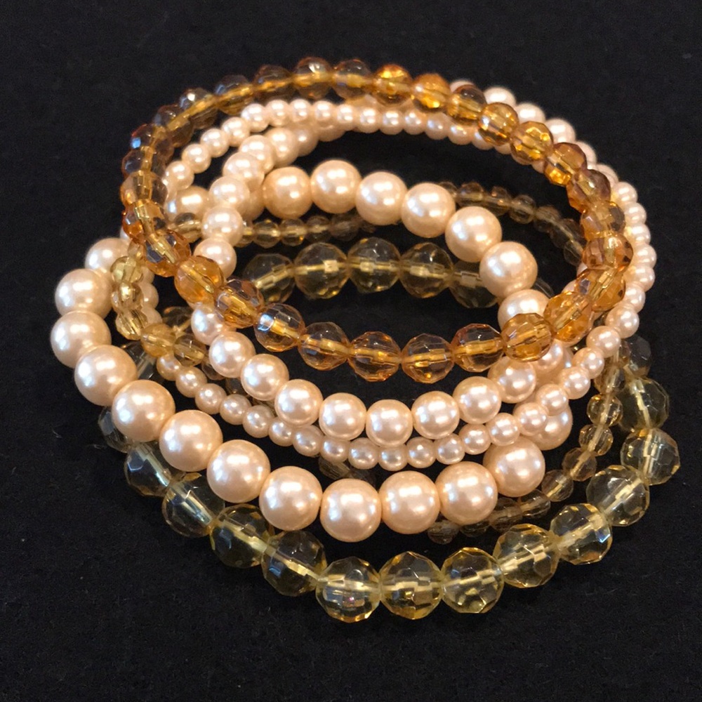 NWOT Stacked Bracelet Set (6 Bracelets)